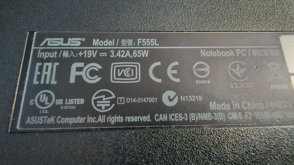 Laptop ASUS F555L