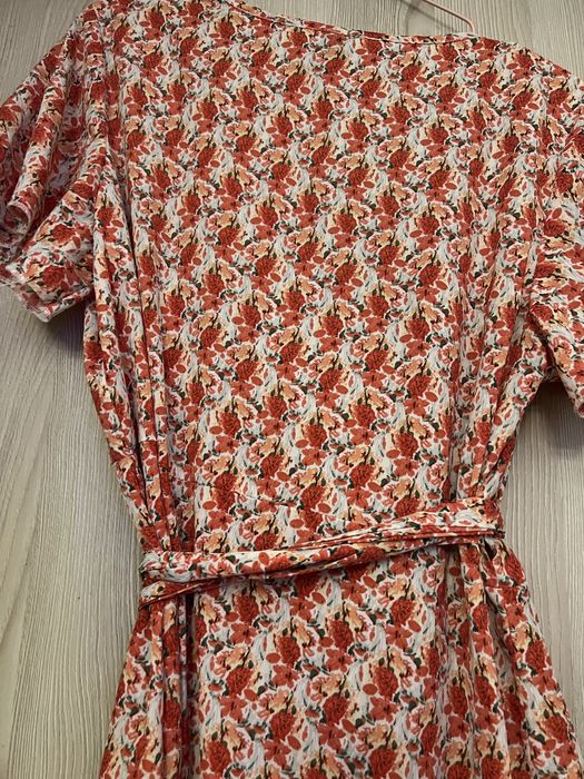 Vestido SHEIN com flores laranja