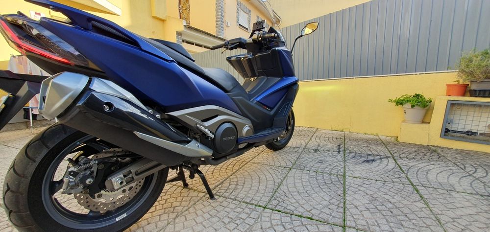 Kymco ak 550 maxi-scooter