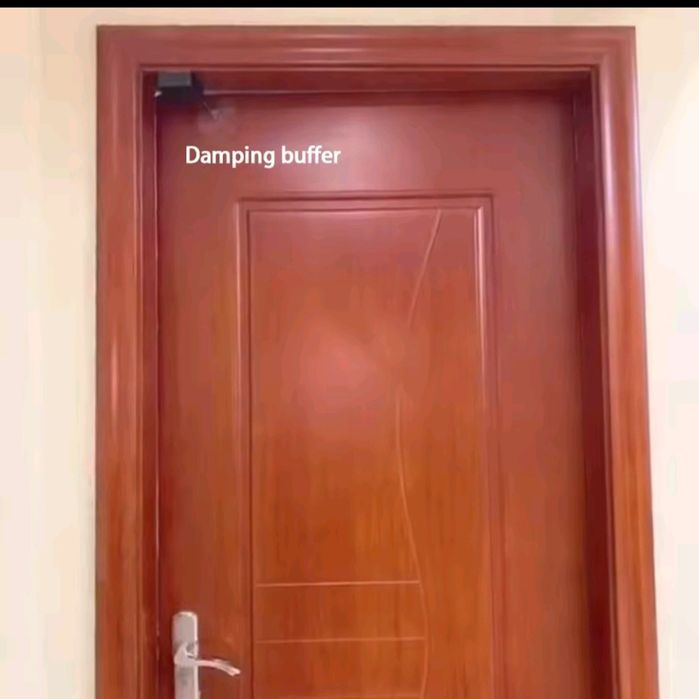 Automatyczny samodomykacz do drzwi