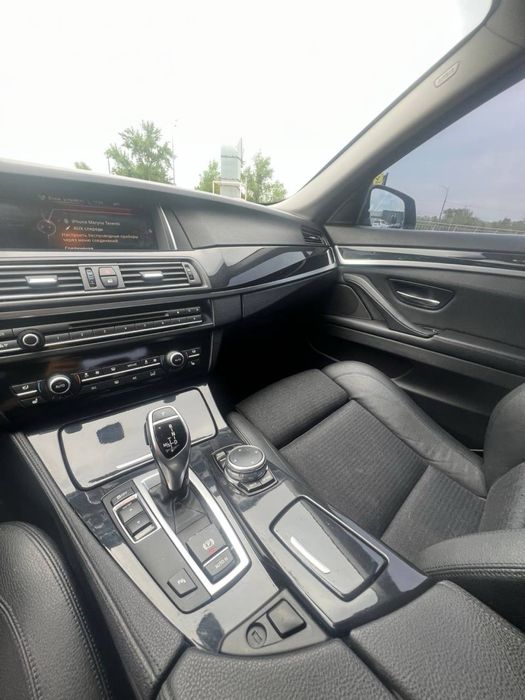 Офіційний BMW 520i