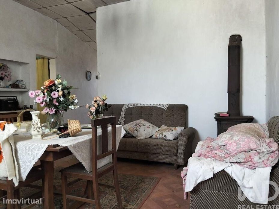 Casa / Villa T2 em Brogueira, Parceiros de Igreja e Alcorochel