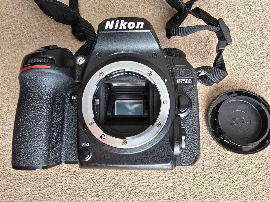 NIKON D7500 + SIGMA ART 18-35mm + Lampa Yongnuo + torba