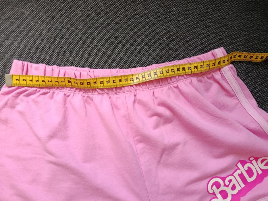 Krótkie spodenki damskie barbie