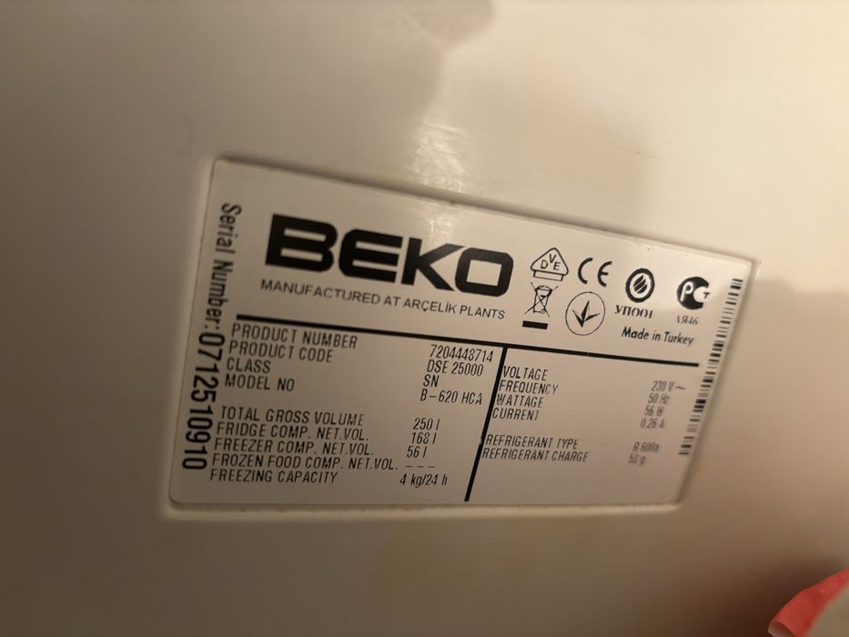Frigorífico combinado Beko usado em bom estado