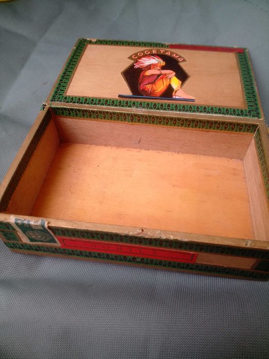 Caixa antiga Cogétama de cigarrilhas em madeira 155x100x45mm
