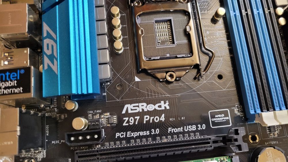 Топ редкая плата s1150 + SSD m2 256GB ASRock Z97 Pro4 DDR3 4 SLOTS