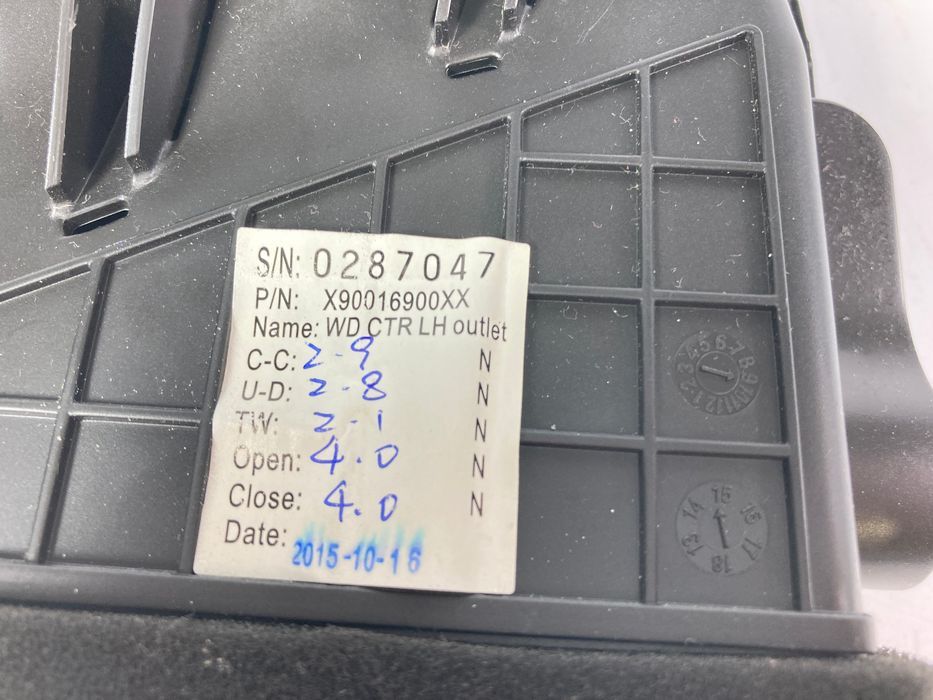 Dodge Durango 2014-20 kratka nawiewu lewa deski rozdzielczej