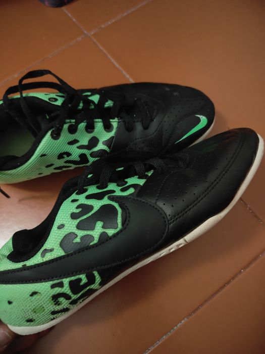 Chuteiras Nike Pretas e Verdes