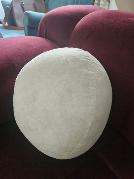 Poduszka piłka okrągła nowoczesna modna