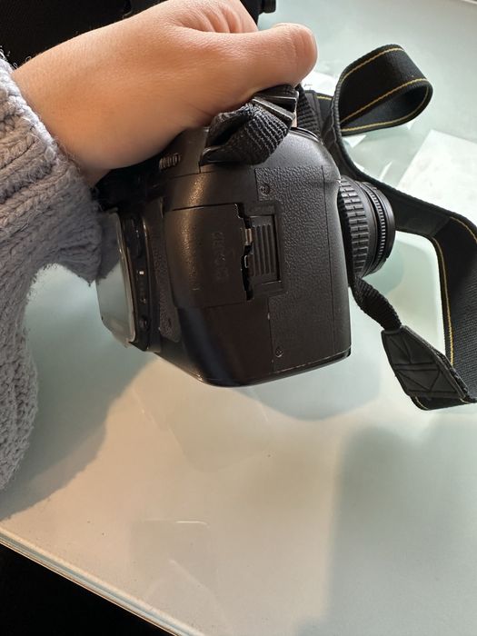 Máquina Nikon DX AF-S nikkor 18-55mm 1:3.5-5.6g