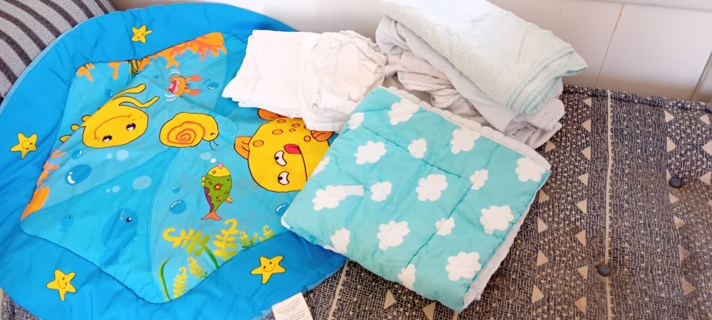Tapete de brincadeira, mantas, lençóis e toalhas bebé (9 peças)