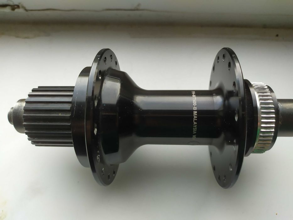 Втулки задние Boost Shimano FH-MT500-B и  Shimano FH-MT401-B