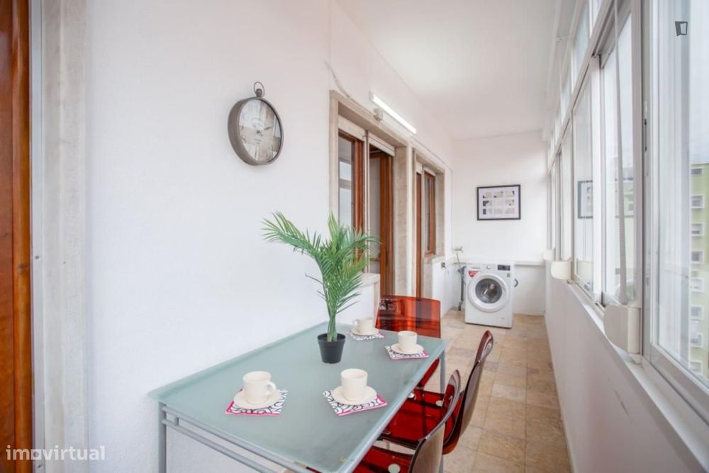 Apartamento com 4 quartos - localizado em Alvalade Lisbon