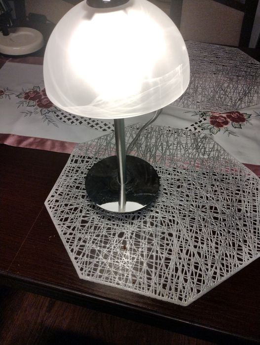 Lampa stołowa z zagranicy