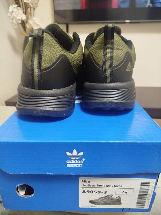 Продам нові чоловічі кросівки Adidas