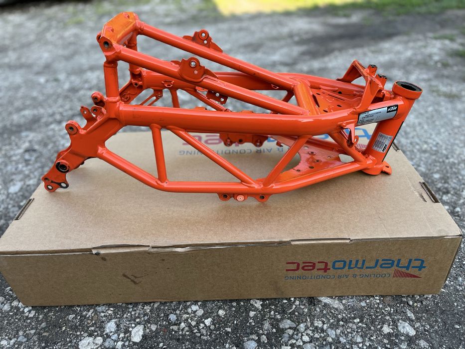 Rama z dokumentami prosta KTM Duke 390 2020r