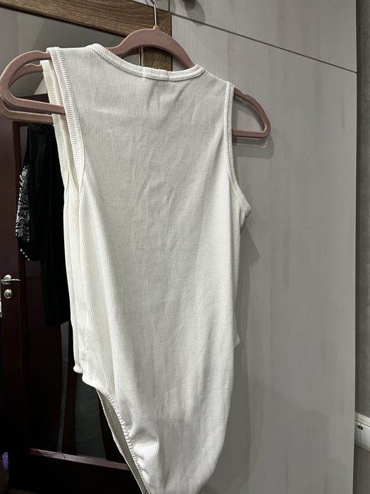 Базовий білий боді