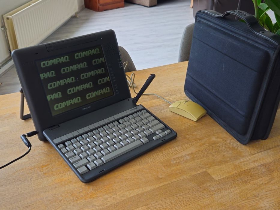 Vintage Compaq Concerto Laptop / Tablet DOS Win3.1  Retro