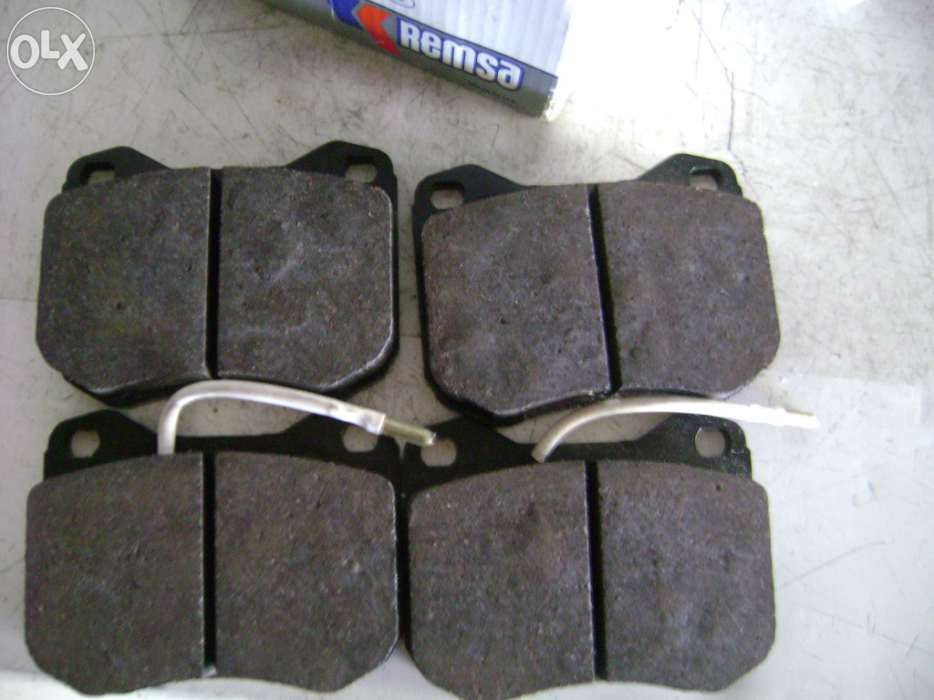 Vendo pecas para peugeot 504/505 Pneus ímpar