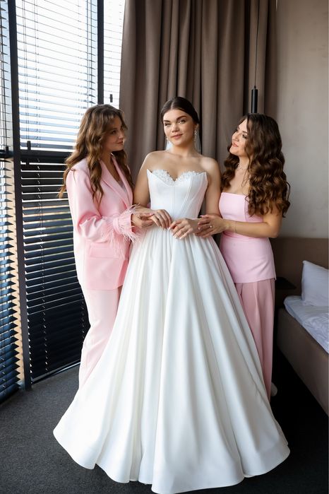 Продам трендову весільну сукню 2025-2026 року