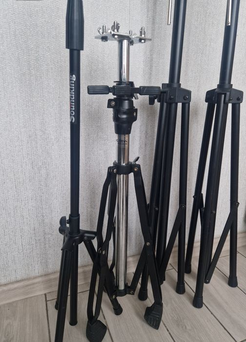 Продам стійки музичні