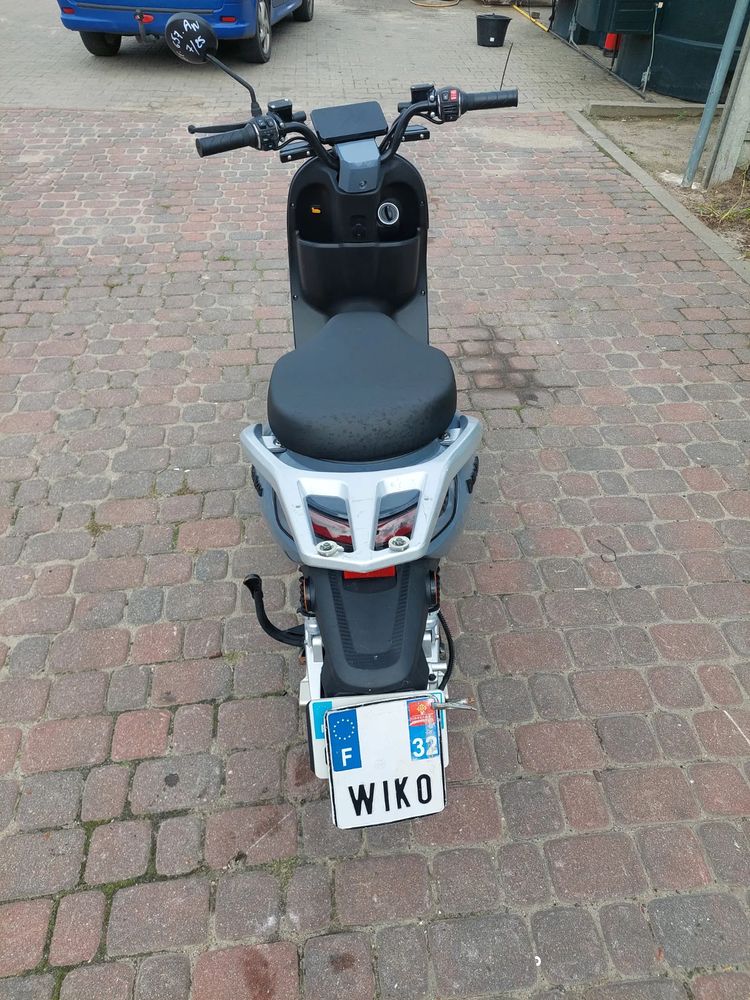 alt