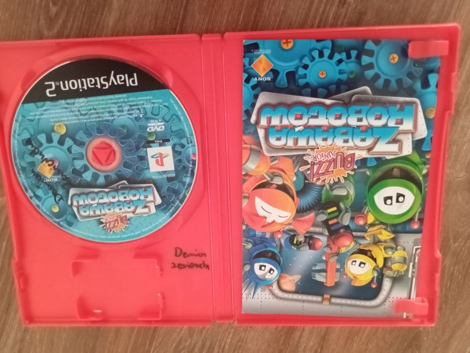 gra Buzz! Junior: Zabawa Robotów na konsolę PlayStation 2. 
Jest to gr