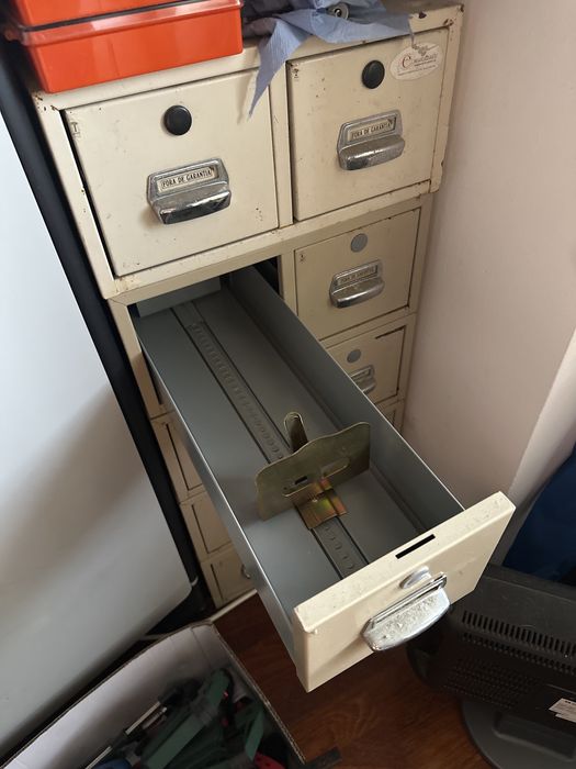 Caixas de arquivo em metal