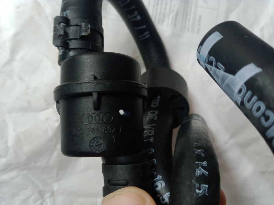 Tubo NOVO flexível de gasóleo 8R0   20 1    214F  Audi Q5