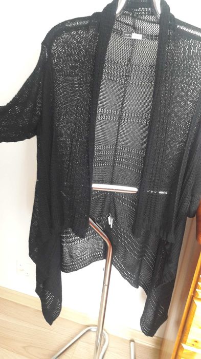 Narzutka czarna asymetryczna ażurowa L sweter kardigan