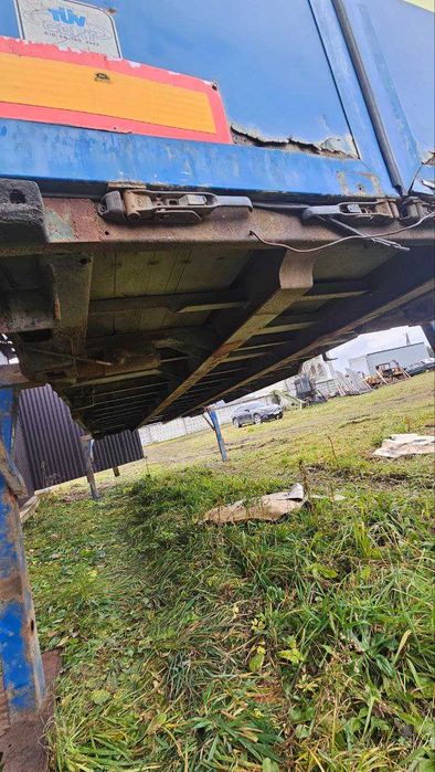 напівпричіп, причіп для перевезення вантажів