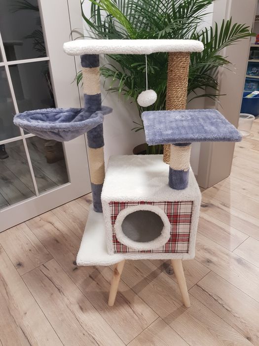 Drapak dla kota budka