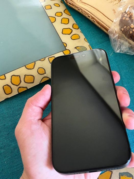 Продам Iphone 15