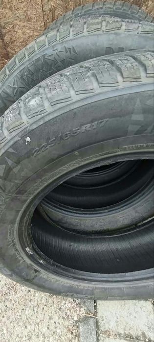 Opony zimowe Nexen 4 szt 225/65R17 grubość bieżnika 4mm