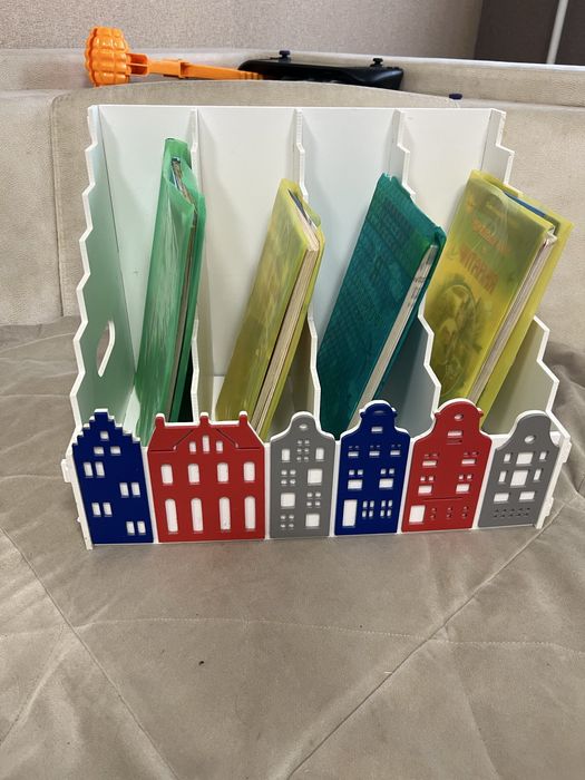 Полка для книг детская