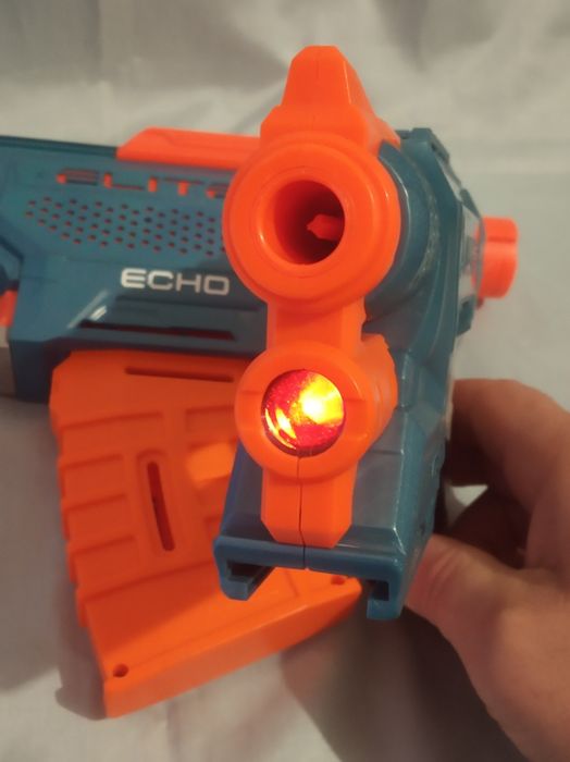 За два бластера! Nerf Elite 2.0 Echo Volt
