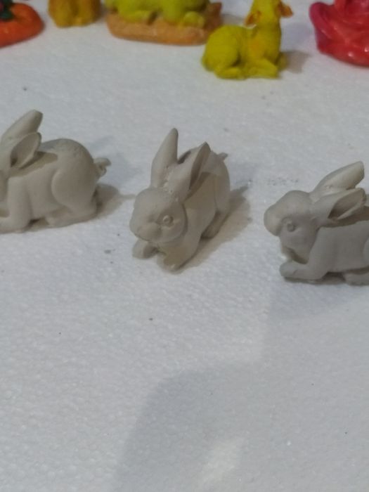 Królik , figurka do samodzielnego pomalowania.
Rozmiar: wysokość 4cm,