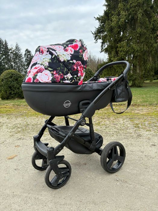 Zestaw dla dziecka - 2 wózki, fotelik, łóżeczko, 2 krzesełka, wanienka