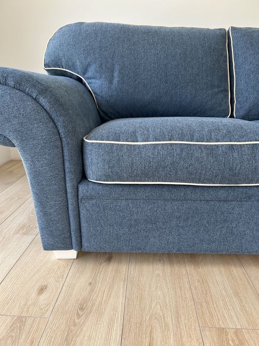 Sofa z funkcją spania w kolorze niebieskim