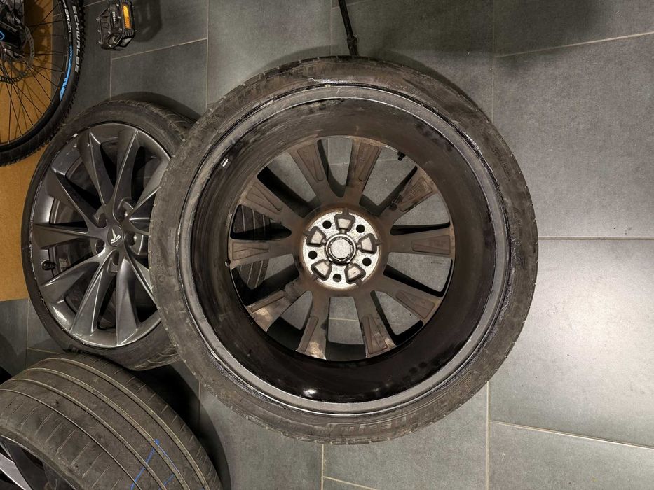 Комплект дисків R21 Tesla Model S + шини Michelin Pilot Sport 4S