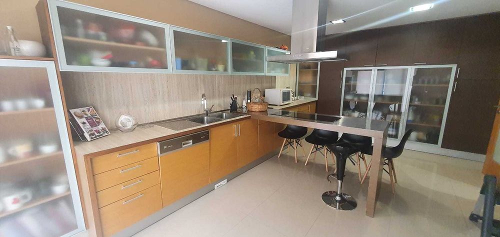 Quarto mobilado casal ou solteiro