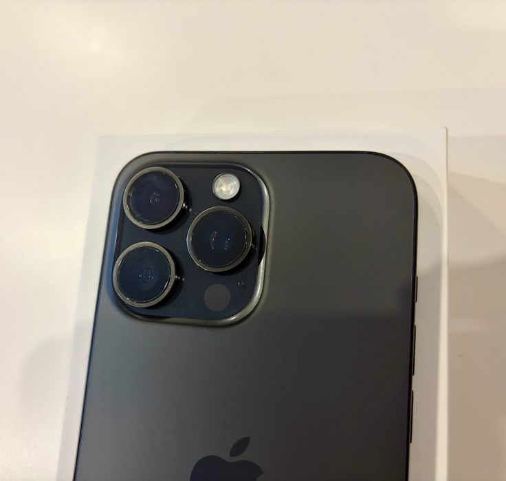iPhone 15 Pro Max 256GB Tinânio Preto