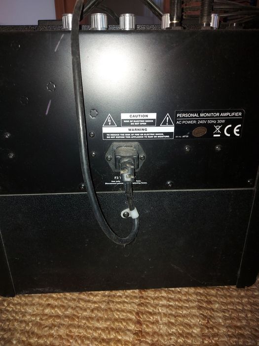Amplificador Fame AP30 para bateria