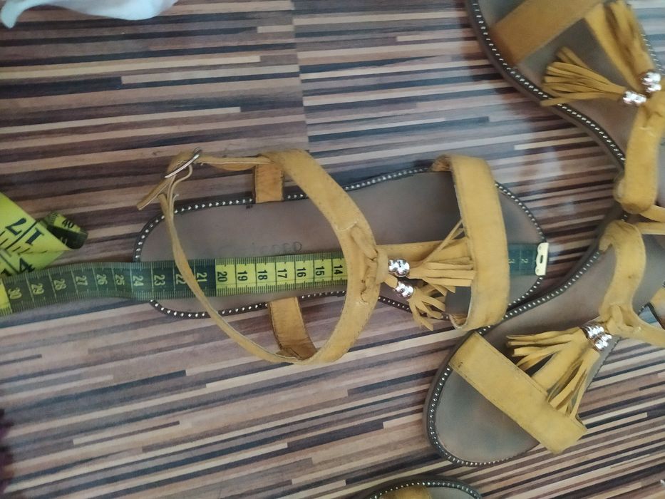 Sandaly dla bliźniaczek r. 36