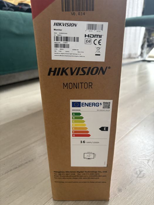 Monitor 24/7 Hikvision DS-D5024F2-BV2S x 3szt
