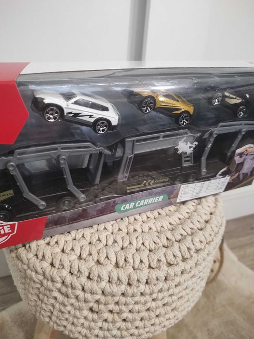 Zabawka transporter z autami autka samochodziki