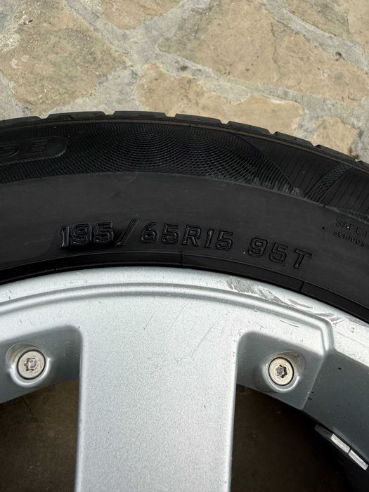 Диск  VW 5x112 7JxR15 з шиною 195/65 R15 колесо Volkswagen 5/112