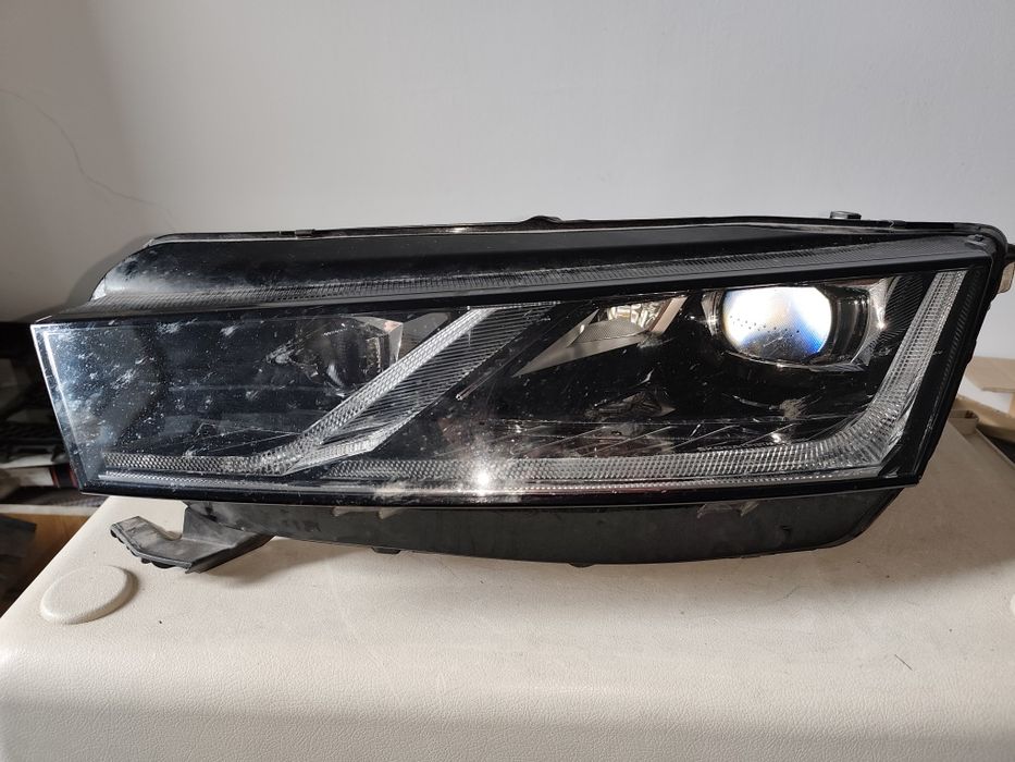 Farol Skoda Octavia Mk4 IV ótica led original usado