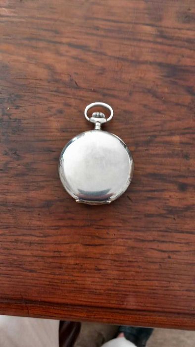 relógio de bolso em antigo de corda
